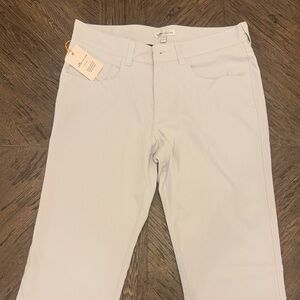 Peter Millar Light Gray Men’s Pants - Size 30/34
